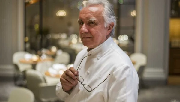 Alain Ducasse will helm a luxury hotel at Versailles
