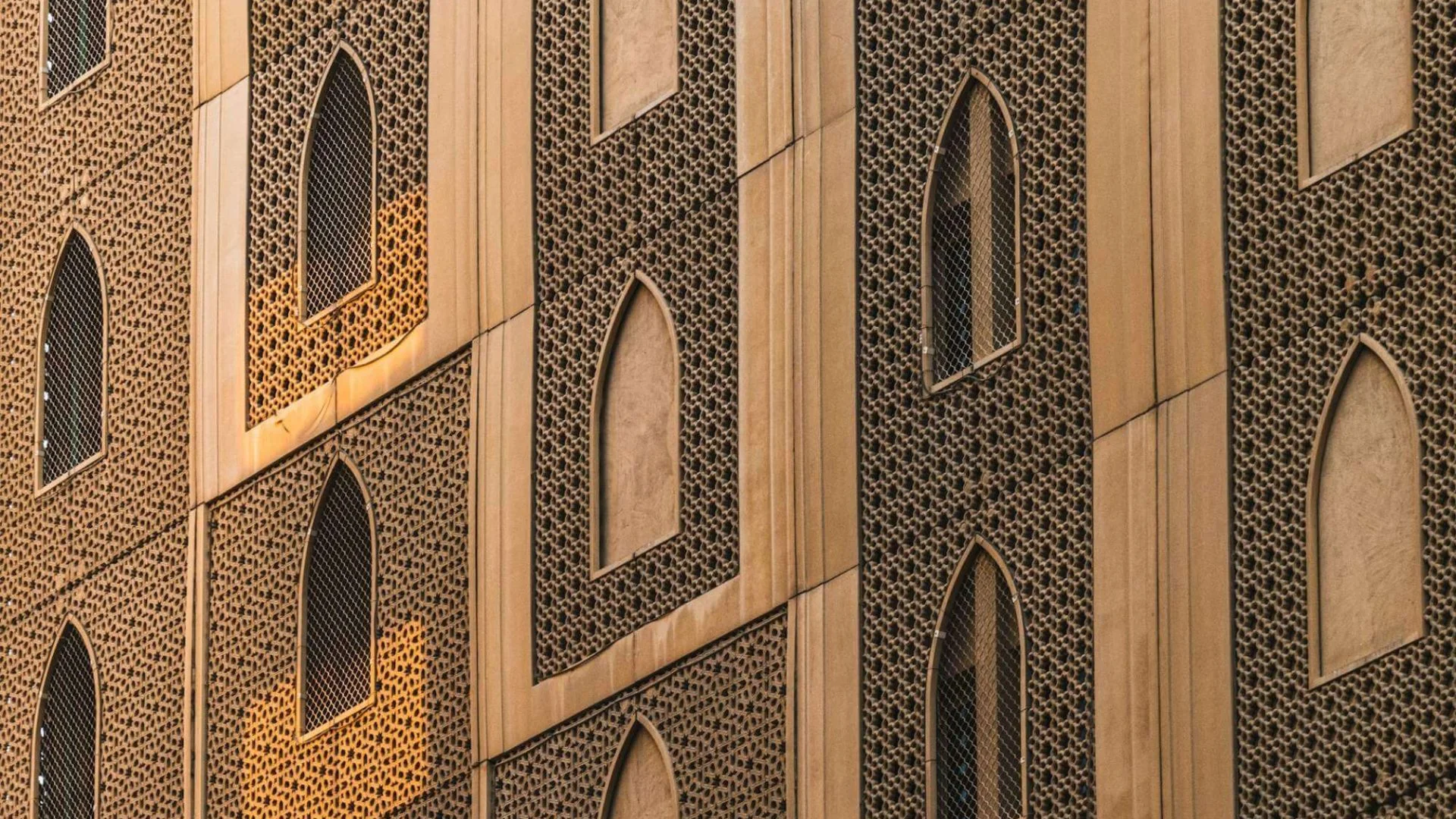 Discover the opulence of Abu Dhabi
