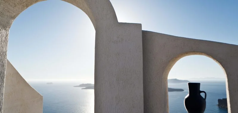 Luxurious Santorini: An Exclusive Guide for the Discerning Traveler