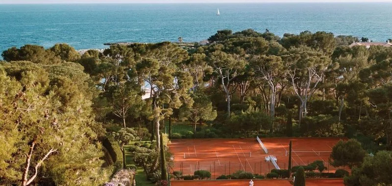Tennis in Paradise