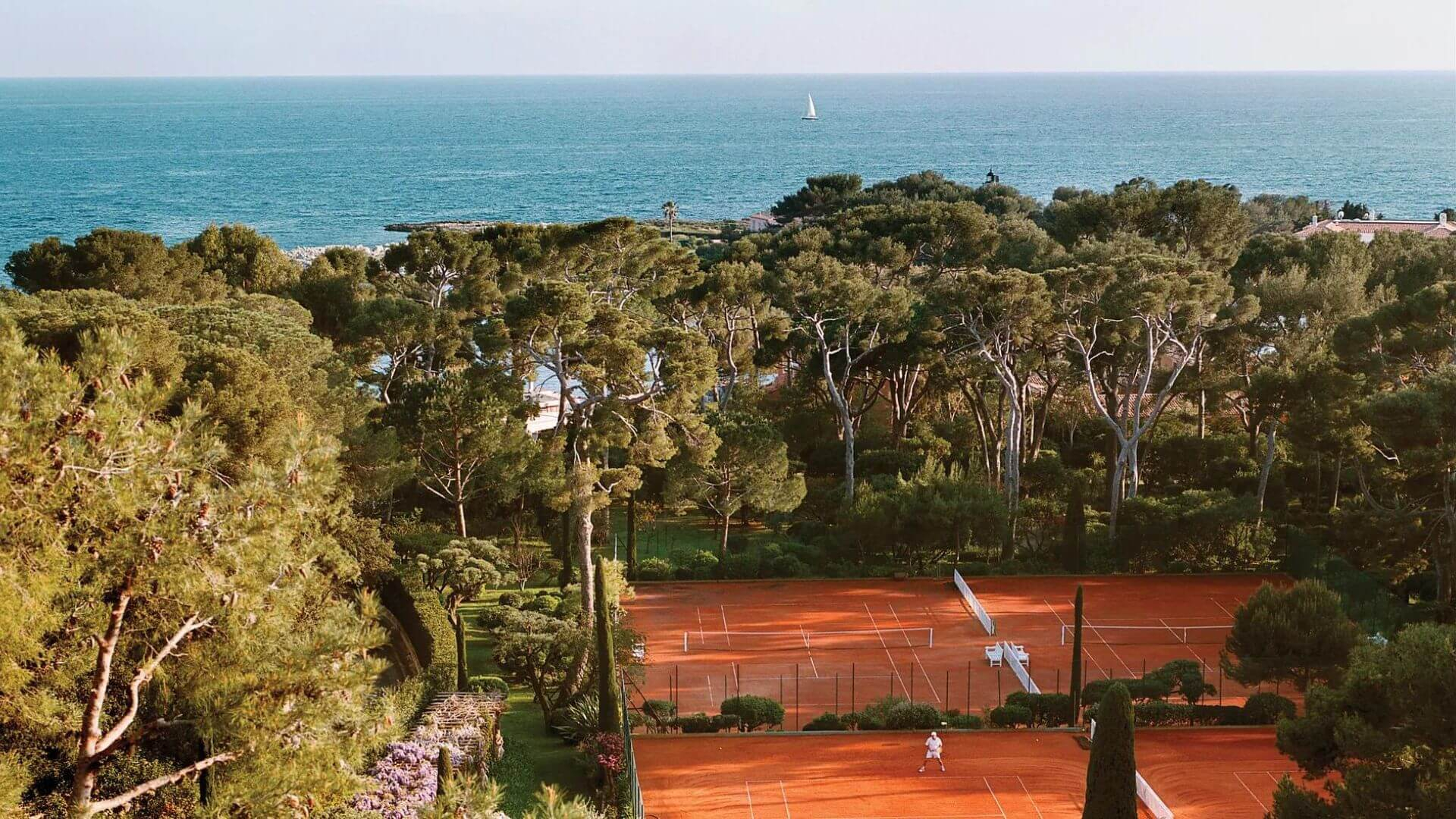 Tennis in Paradise