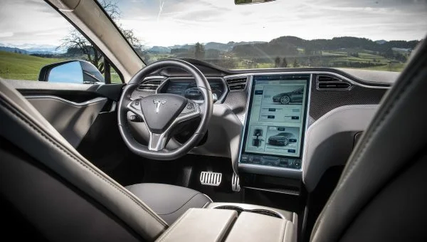 TESLA MODEL S AT MANDARIN ORIENTAL, WASHINGTON